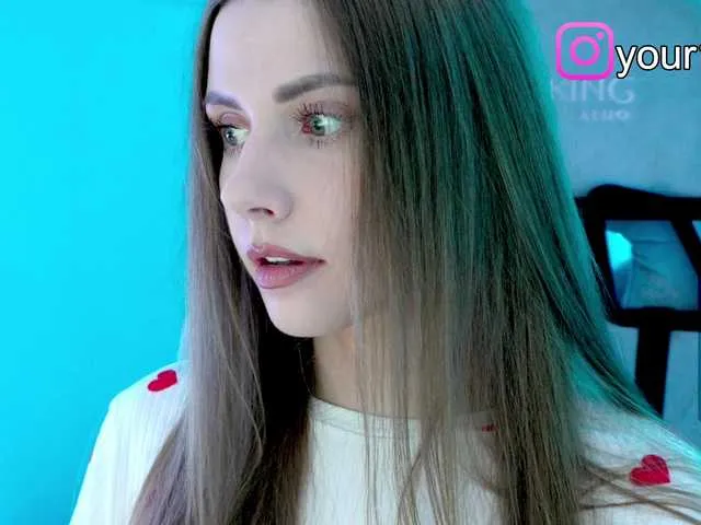 -VikkiL0vesCheese- on BongaCams