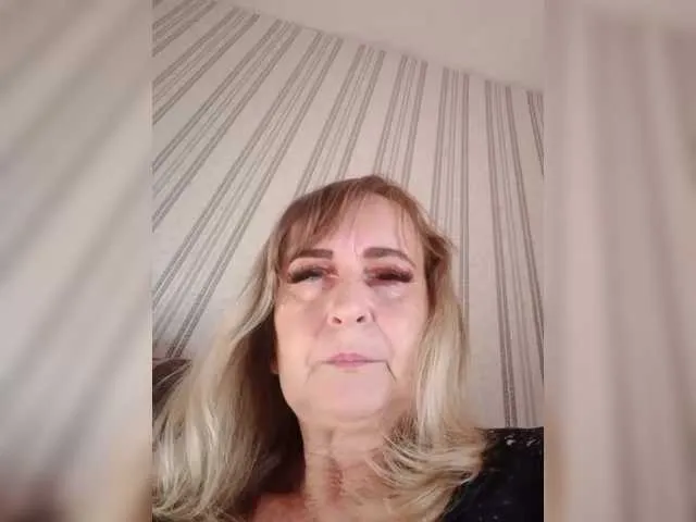 Offline Alina1965 on BongaCams
