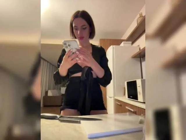 BabyDarii on BongaCams 