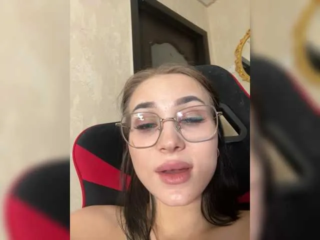 Offline BattyHils on BongaCams