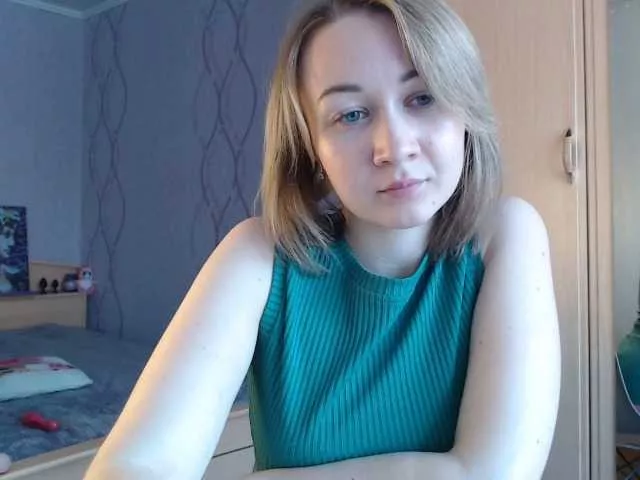 Offline DaddysSluttyGirl on BongaCams