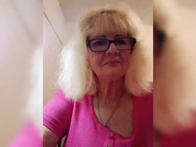 Freechat KASANDRABOLOSHKA on BongaCams