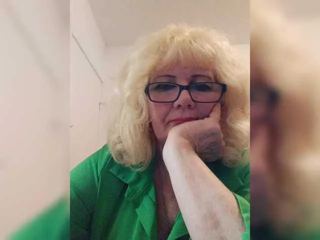 Freechat KASANDRABOLOSHKA on BongaCams