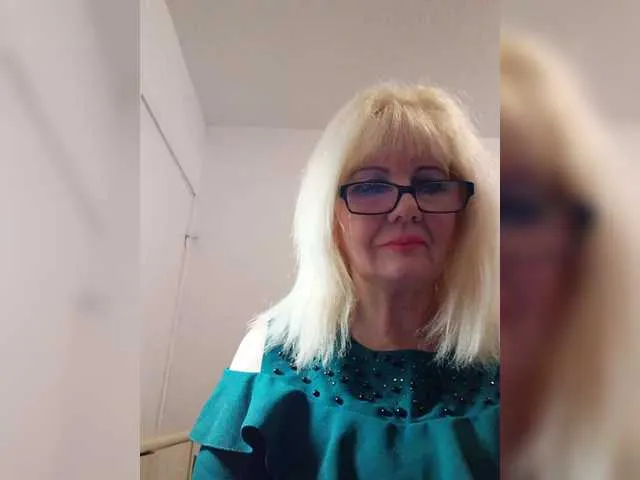 Freechat KASANDRABOLOSHKA on BongaCams