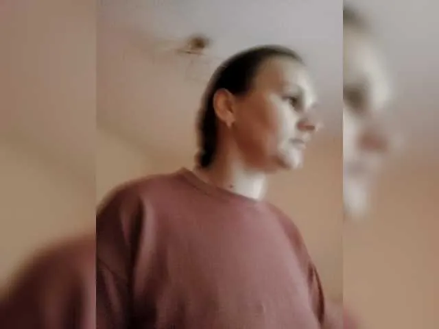 Offline LisaLovHoney on BongaCams