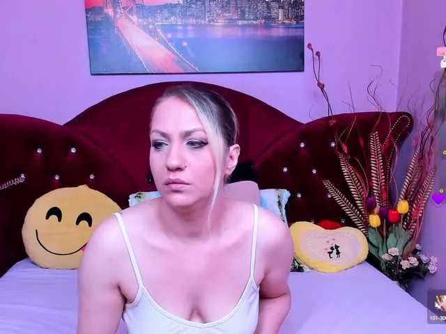 Sensualass77 on BongaCams 