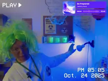 alex_amazing —  Mad Scientist Show -- each goal is a REAL chemical reaction!  #ChaturbateHalloween  [149 tokens remaining]