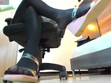 alma_fenix on Chaturbate 