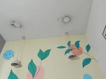 alondra_zaens on Chaturbate