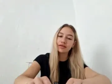 asuncionedgeman — Hello, i am Diana! Goal: Spin around, show my outfit  #new #teen #18 #student #blonde [60 tokens remaining]