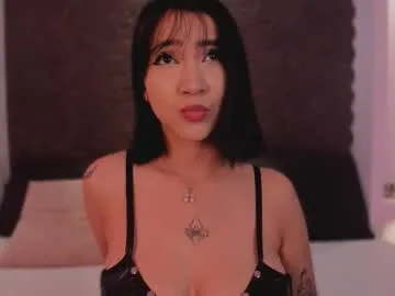 emma_woods__ — GOAL: RIDE TORSO [555 tokens remaining] HAPPY DAY!   #bigboobs #latina #squirt #asian #blowjob