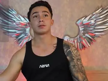 hunk_ryan —  Flexing these muscles just for you  Come make me harder  #new #muscle #fit #bigass #lovense