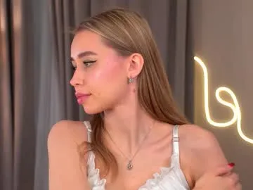 jjennnyy — GOAL: A lil titties massage in handbra now? ;)  | Hey, i'm Jenny <3 Help me reach 250 thumbs up!  #bigboobs #new # #18 #young #teen [0 tokens remaining]