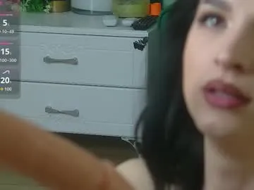 juicyazaria on Chaturbate