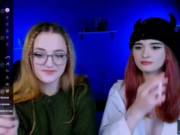 Freechat liana_kisses on Chaturbate