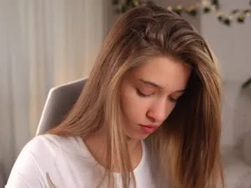 little_poetry on Chaturbate