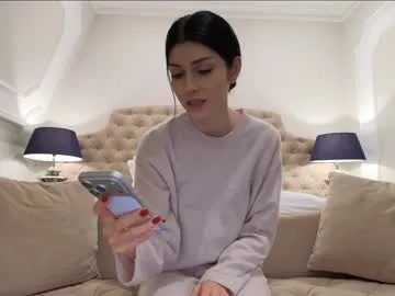 milla_bella on Chaturbate