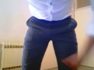 peron88 — shirt off [275 tokens left] hi just some fun  #muscle #hairy #young #master  #bigcock #daddy #bi #naked #natural