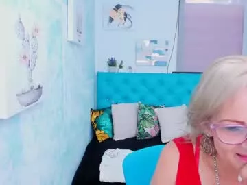 scarlethoot_ on Chaturbate