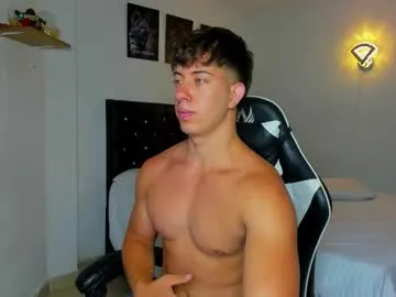 sean_brownx — #smallcock #muscle #latino #master #cum -- Current Goal: Make me CUM with your tips  at 999 tokens