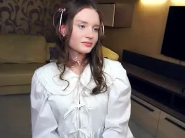 vanettakrupka — close to the camera to lick my lips - Hello! I'm Luna!  #18 #new #shy #skinny #cute [30 tokens remaining]