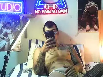 yeisoncastellanos1999 — Very strong guy, active and passive, I'm new, I have a very big cock and an ass too, I want to have a good time and fulfill your fantasies #muscle #strong #bigcock #new #gay