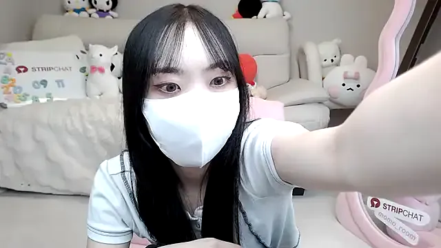 -momoo- on StripChat 