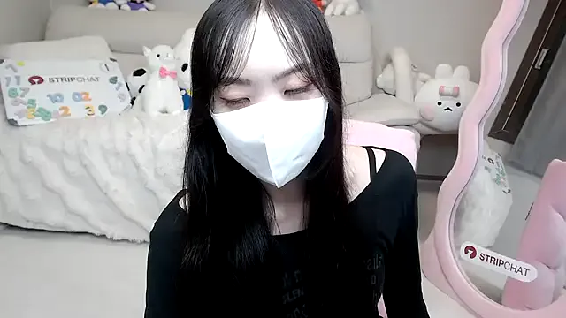 -momoo- on StripChat 
