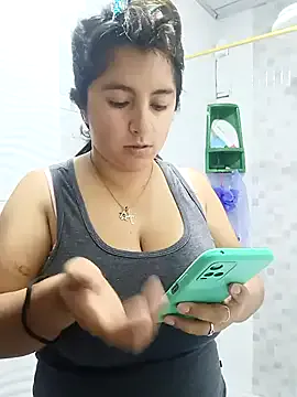 _Angelinaandrade_ — Remove bra