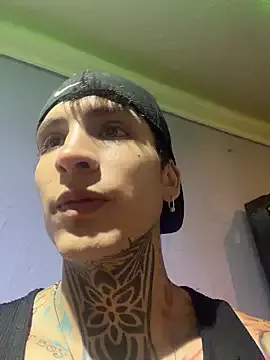 _Tomy08calderon — Suck  ass at the bar