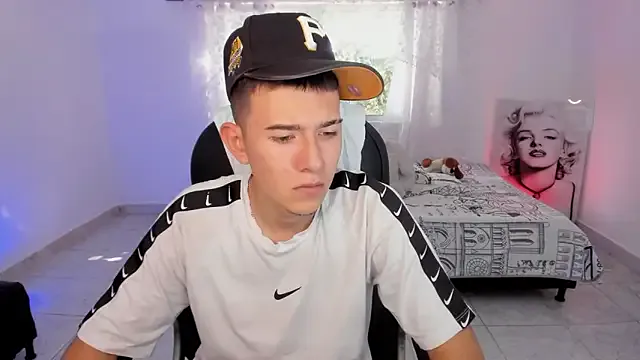 Aleck_Boy on StripChat