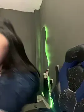 alhaana_ on StripChat