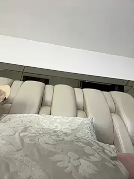 ALISSON_FOXXX1 on StripChat