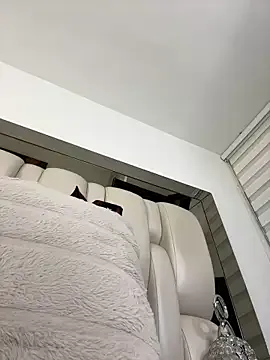 ALISSON_FOXXX1 on StripChat