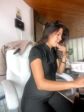 Freechat Andrea_19blonde on StripChat