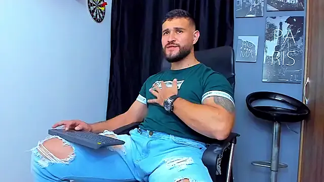 AndrewDiaz — Cum for you right now [1500 tokens remai