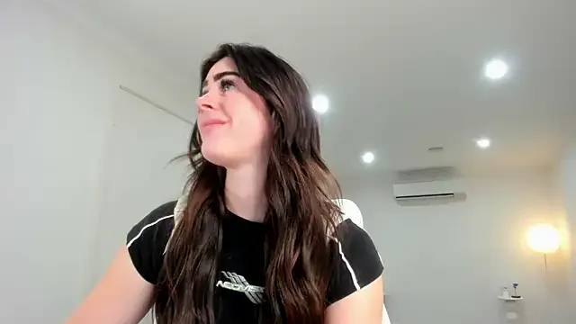aus_queen — happy monday <3 snap ausmonpvt