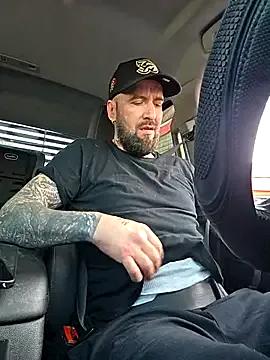 Beardedtattood — Get me hard and horny as fuck 