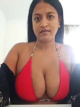 Busty_AriaX — Spoil me because you can 