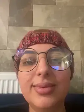 BustyAllyy on StripChat