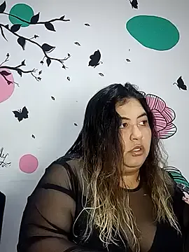 curvy_diva_ — Spanking my oiled ass