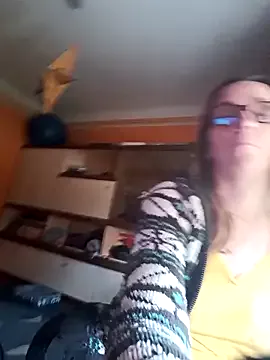 Dettybitch40 on StripChat 