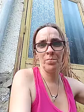 Dettybitch40 on StripChat 
