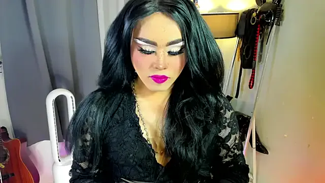 DominaAurumXXX on StripChat