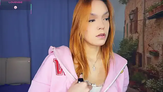 EdytBanns — rub the toy on the pussy to be a wet