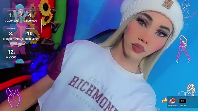 emelly_horny_ on StripChat