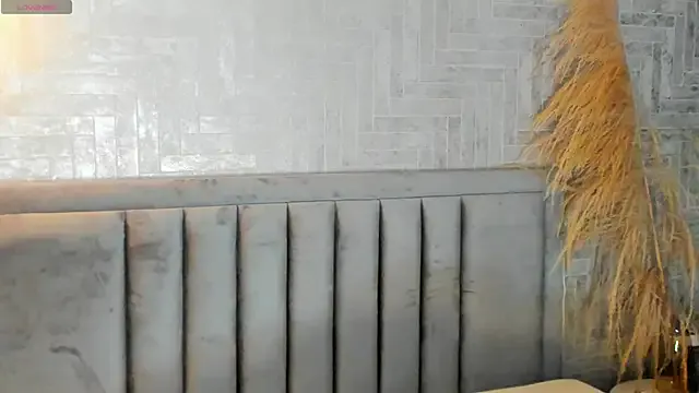 EmmaBlossom on StripChat 