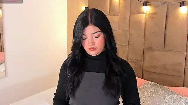 EmmaBlossom on StripChat 