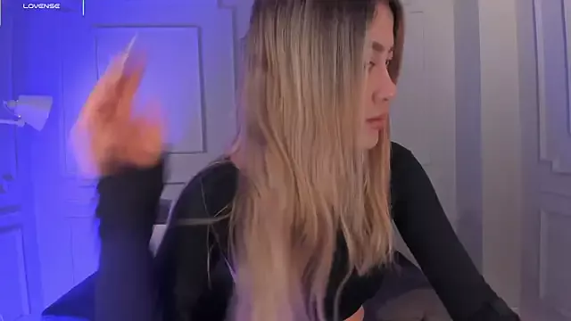 EveBensonX on StripChat 