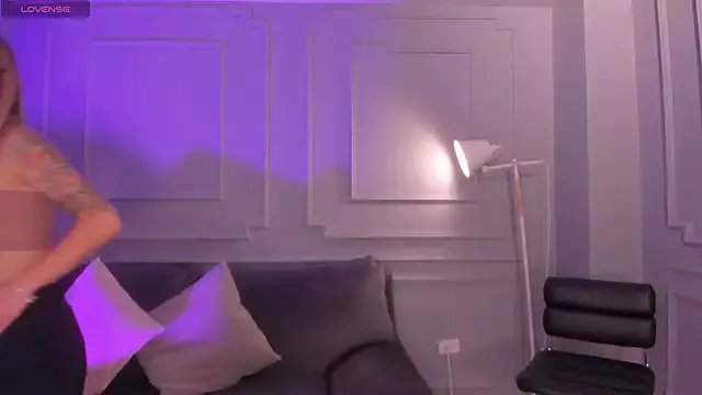 EveBensonX on StripChat 